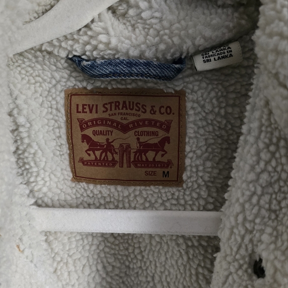 Levi's Blue Denim Jacket with Cream Sherpa Lining - Picture 2 of 3